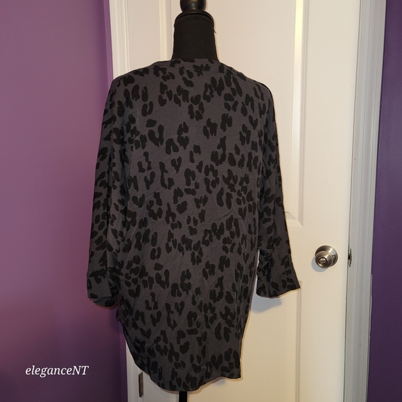 The Limited Gray/Black Cheetah print Top sz: M NWT - Picture 5 of 9